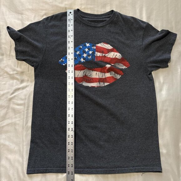 American flag lips graphic tee. Dark grey, red, white and blue. No tag. S/M - Picture 5 of 5